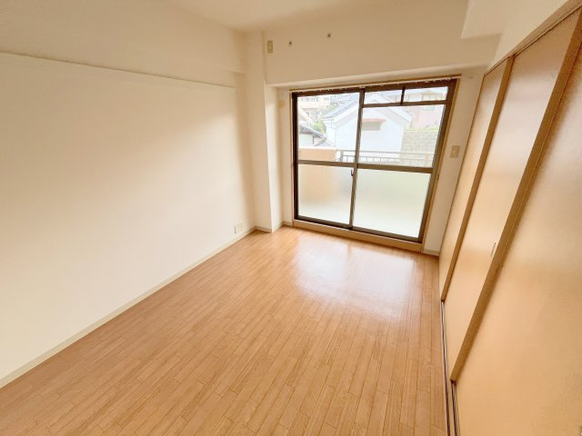 ラヴィーンエミネンスの洋室