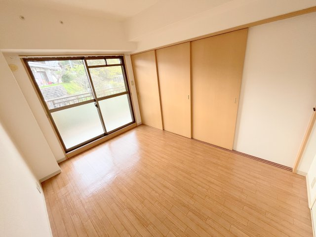 ラヴィーンエミネンスの洋室