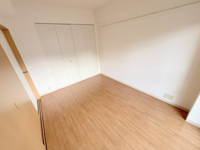 ラヴィーンエミネンスの洋室