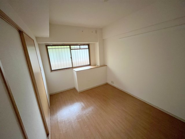 ラヴィーンエミネンスの洋室