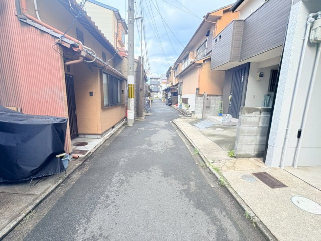 八条源町の前面道路含む現地写真|前道北側幅員約3.4ｍです。