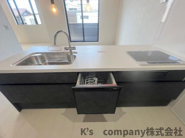 ◎高座郡寒川町田端　新築戸建のキッチン|食器洗い乾燥機付きで家事の時短に役立ちます◇