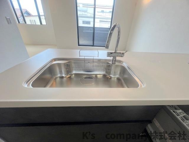 ◎高座郡寒川町田端　新築戸建のキッチン|扱いやすいステンレス素材のシンク◇