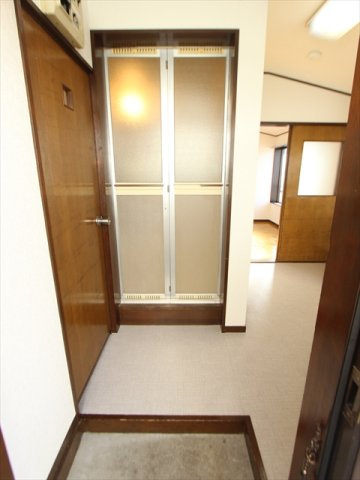 大泉パールハイツの玄関