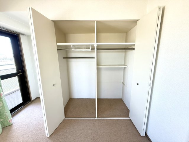 サザンベル泉佐野の収納|洋服や季節家電等の収納にとっても便利です♪