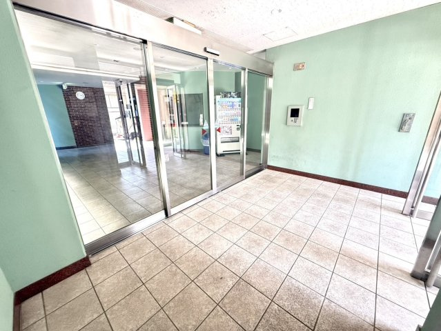 サザンベル泉佐野のエントランス|安心のオートロックマンション♪