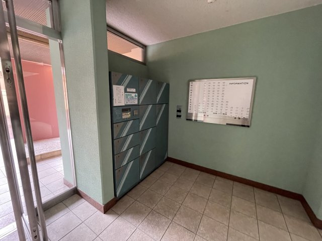 サザンベル泉佐野のその他共用部分|留守でも安心、宅配BOX有り♪