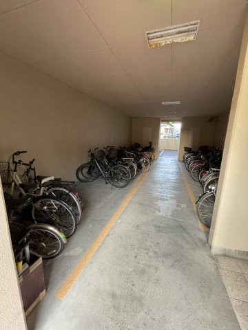 サザンベル泉佐野の駐輪場|綺麗に整理された駐輪場