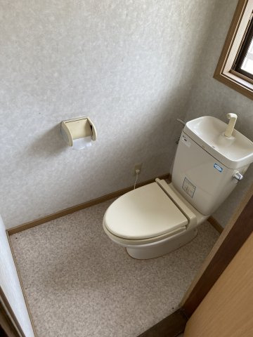 中地戸建のトイレ