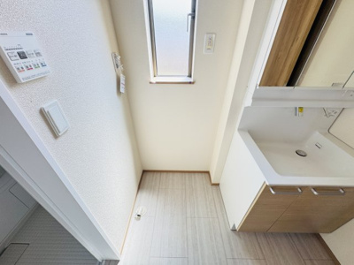 【ランドリースペース】 | 市川市本北方１丁目新築戸建【北方小学校：9分】 | 洗濯機置き場