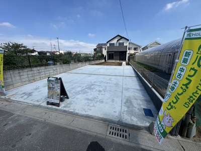 【駐車場】 | 市川市本北方１丁目新築戸建【北方小学校：9分】 | 南側駐車スペース・最大4台駐車可