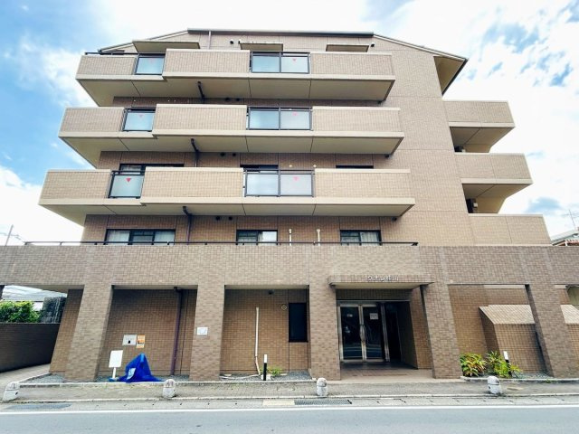 クオレ桂川の外観