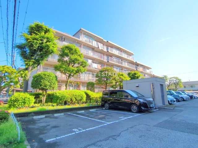 越谷ファミールハイツ参号棟の外観