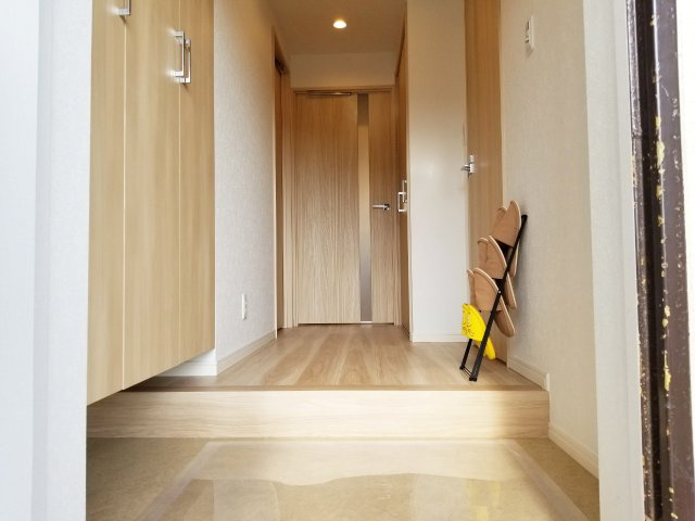 御幣島スカイハイツの玄関|収納もある玄関です