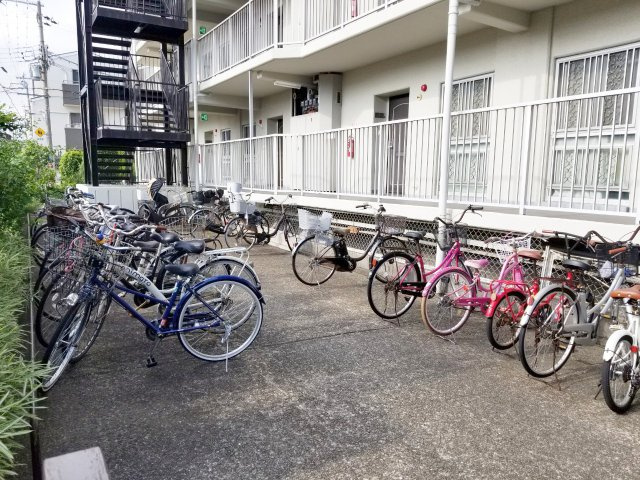 御幣島スカイハイツの駐車場