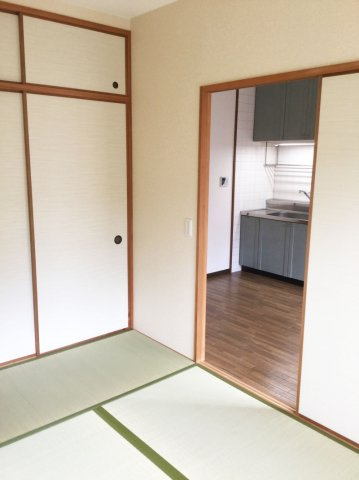 コーシャハイツ相生の和室