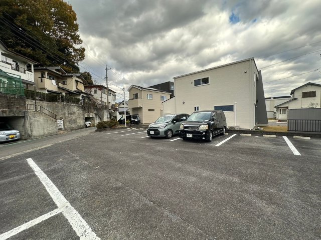 ソレイユ平和の駐車場