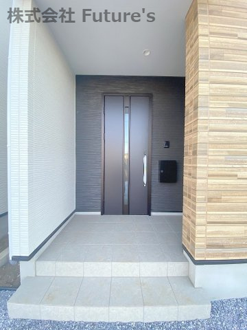 流山市平和台5丁目　新築戸建　全2棟　1号棟のエントランス|玄関アプローチ