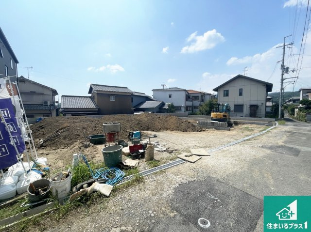 高槻市宮之川原元町　売土地の外観|周辺は落ち着いた街並みの住宅地！子育てがしやすい住環境です！まだ未完成ですが、現地でしかわからない事もございます。是非一度ご覧ください。