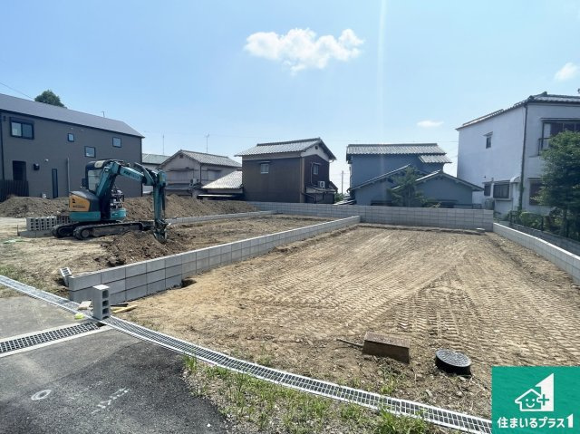 高槻市宮之川原元町　売土地の外観|周辺は落ち着いた街並みの住宅地！子育てがしやすい住環境です！まだ未完成ですが、現地でしかわからない事もございます。是非一度ご覧ください。