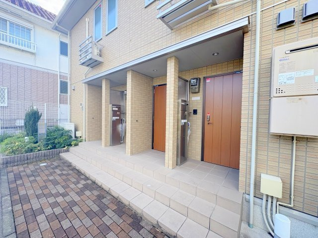 グランクールのエントランス|毎日通るエントランスはこのようになっています