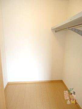 サンティーエ　Ａの収納|ウォークインクローゼット