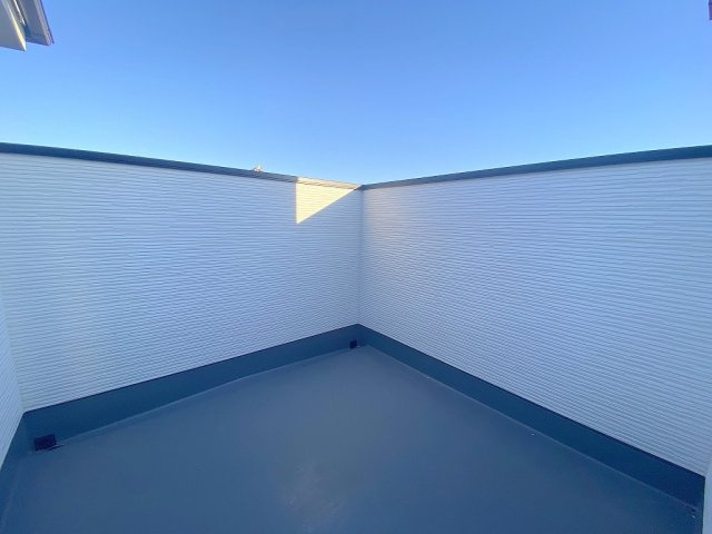 流山市平和台5丁目　新築戸建　全2棟　2号棟のバルコニー|休日は椅子を出してゆったりくつろげる広々としたバルコニー