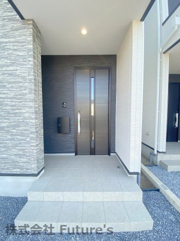 流山市平和台5丁目　新築戸建　全2棟　2号棟のエントランス|玄関アプローチ