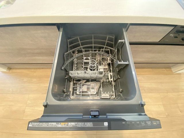 流山市平和台5丁目　新築戸建　全2棟　2号棟のキッチン|家事の時短につながる食洗機完備