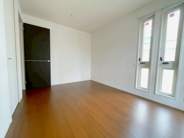 セジュール東宝塚の居間・リビング