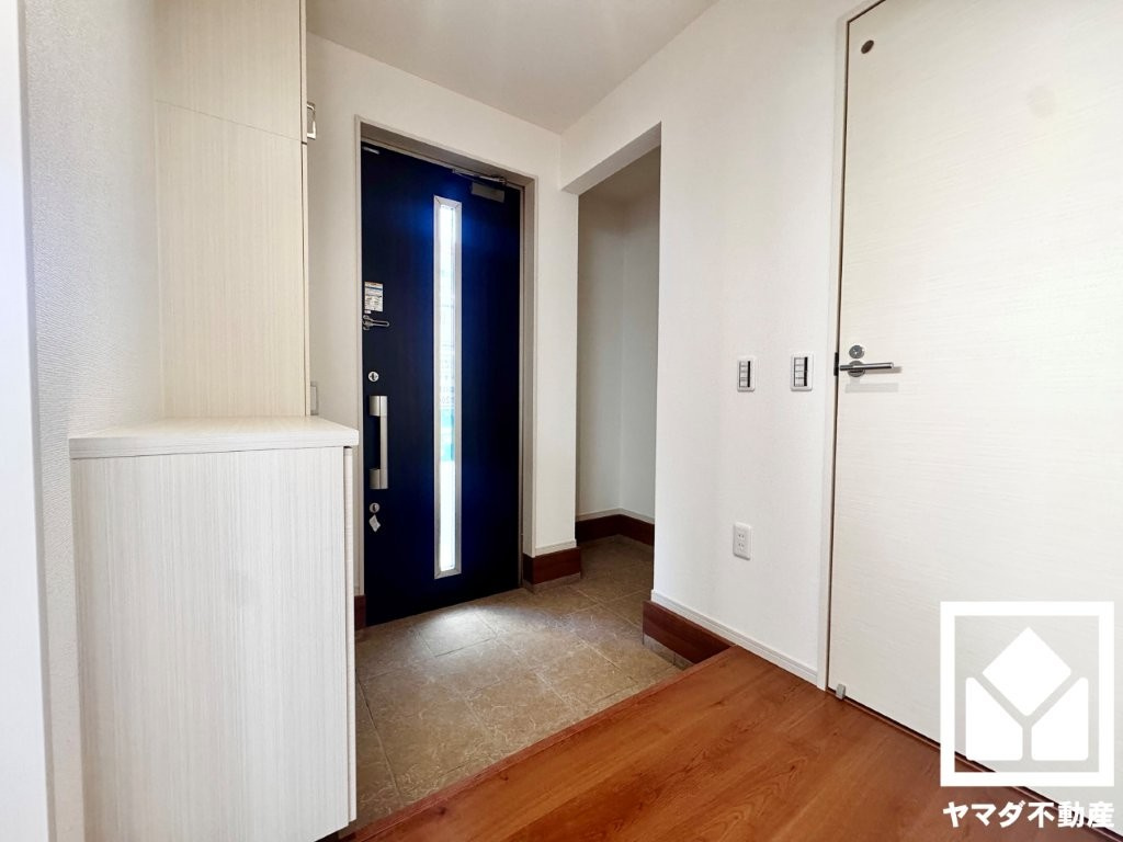 伏見区深草大亀谷万帖敷町　５期　１号地の玄関