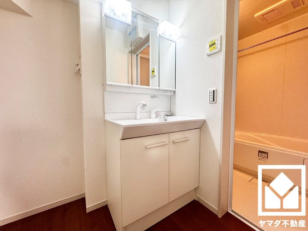 伏見区深草大亀谷万帖敷町　５期　１号地の独立洗面台