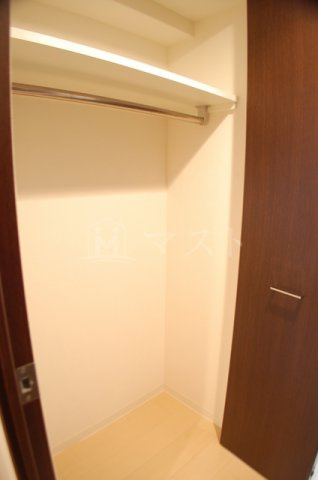 レジュールアッシュ大阪城ＷＥＳＴの収納