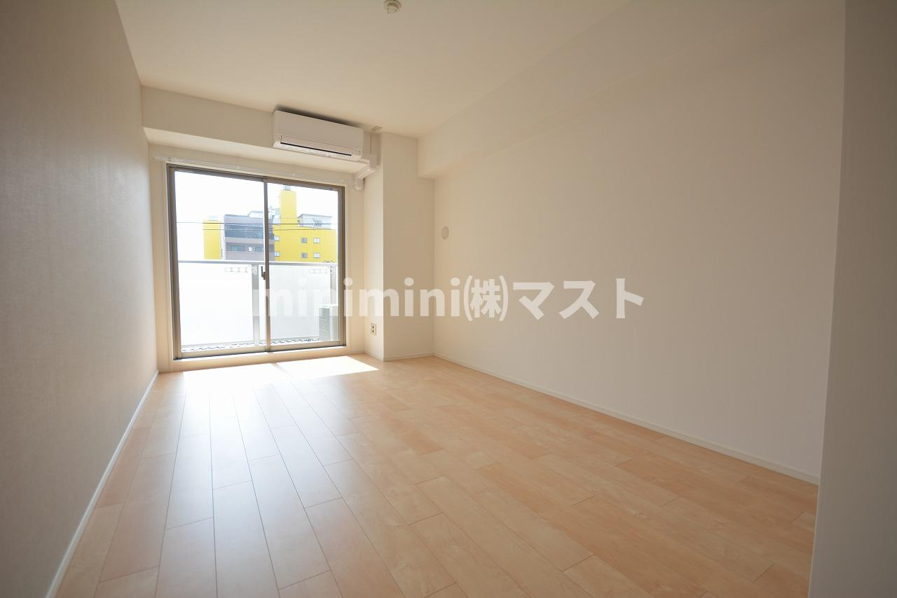 ヨシトミサンノウの居間・リビング