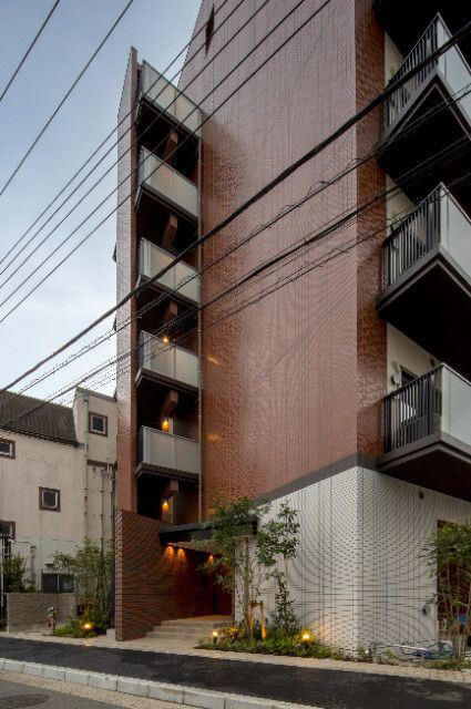 ガーネットロワのエントランス