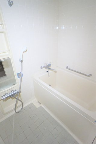 幕張本郷パレスェードの浴室|お風呂で日々の疲れを落としましょう※違うお部屋の写真です