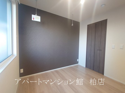 スリーレイヤー柏の葉(Three　Lyaer柏の葉) の洋室