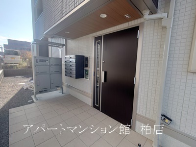 スリーレイヤー柏の葉(Three　Lyaer柏の葉) のエントランス