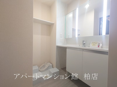 スリーレイヤー柏の葉(Three　Lyaer柏の葉) の洗面所