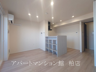 スリーレイヤー柏の葉(Three　Lyaer柏の葉) の居間・リビング