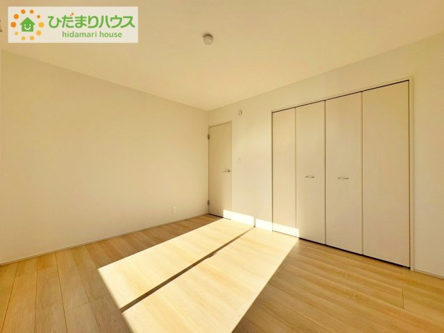 日立市東金沢町4丁目　新築戸建の寝室|大きなベッドを置いても余裕の広さの主寝室♪♪