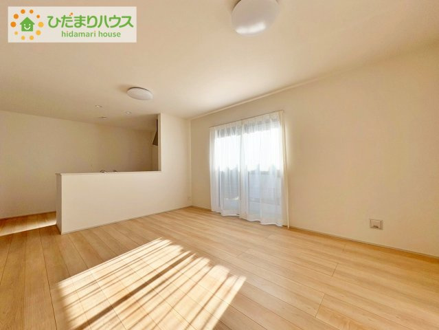 日立市東金沢町4丁目　新築戸建の居間・リビング|お子様が元気に遊べる広々としたリビングです。