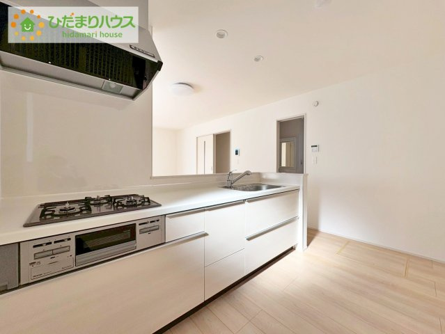 日立市東金沢町4丁目　新築戸建のキッチン|LDKと一体の空間を演出してくれる、オープンキッチン!(^^)!