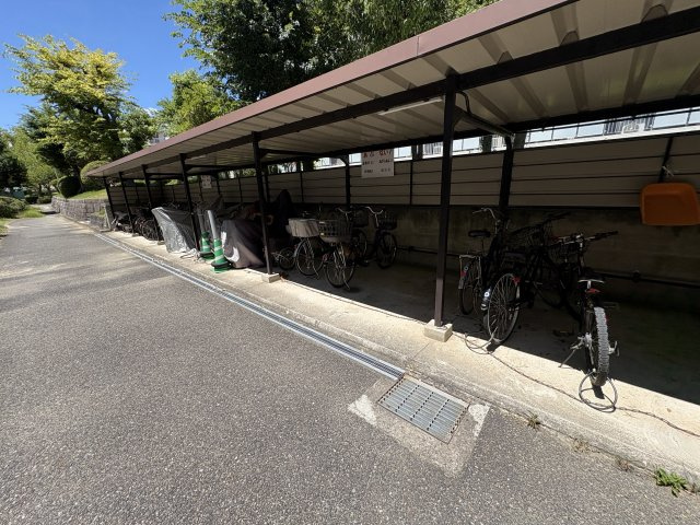 大久保東第一住宅９号棟の駐輪場