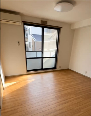 【居間・リビング】 | ハイツやすらい | 洋室②