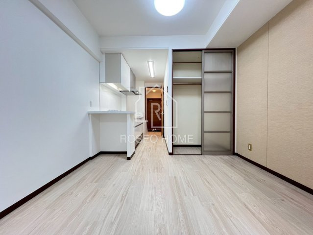 コンソラーレ土佐堀の居間・リビング