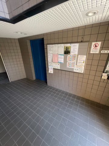 レフィナード湘南のエントランス|毎日通るエントランスはこのようになっています