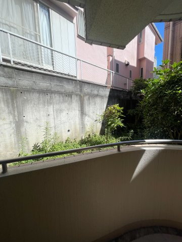 レフィナード湘南のバルコニー|落ち着いた時間を過ごせるバルコニーです