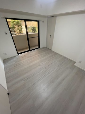 レフィナード湘南の洋室|ゆったりした洋室です