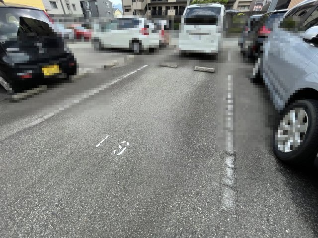 ベンハウスの駐車場